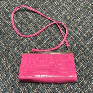 Like new Isaac Mizrahi Alligator Crocodile Embossed Texture crossbody purse